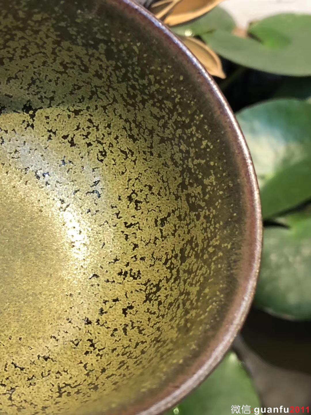 李盞 李遠(yuǎn)興老師 柴燒 單色釉 茶綠釉 龍窯柴燒 手握杯子