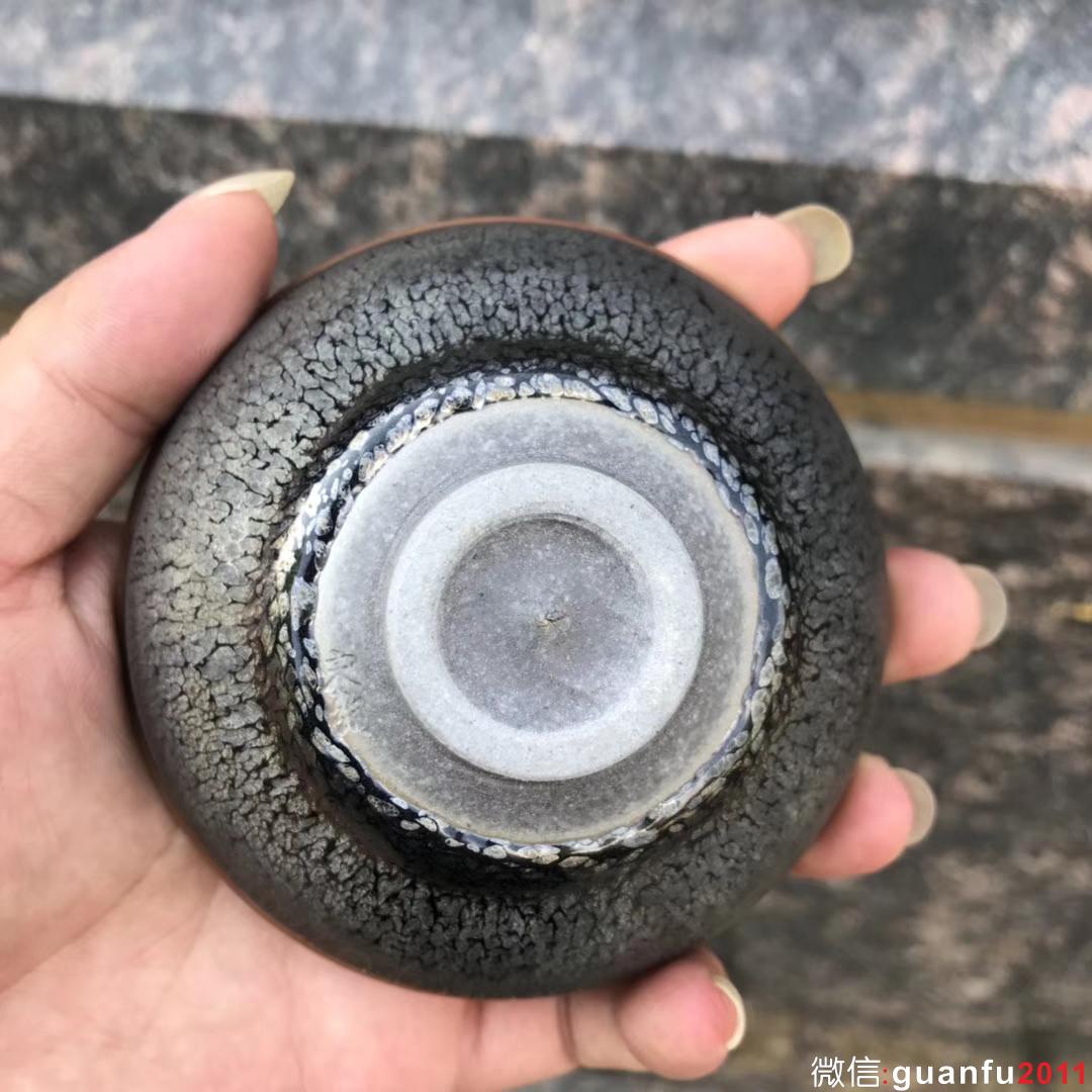 水出勝 紫光油滴 口徑9.3 天然的胎土和釉礦石的完美結(jié)合