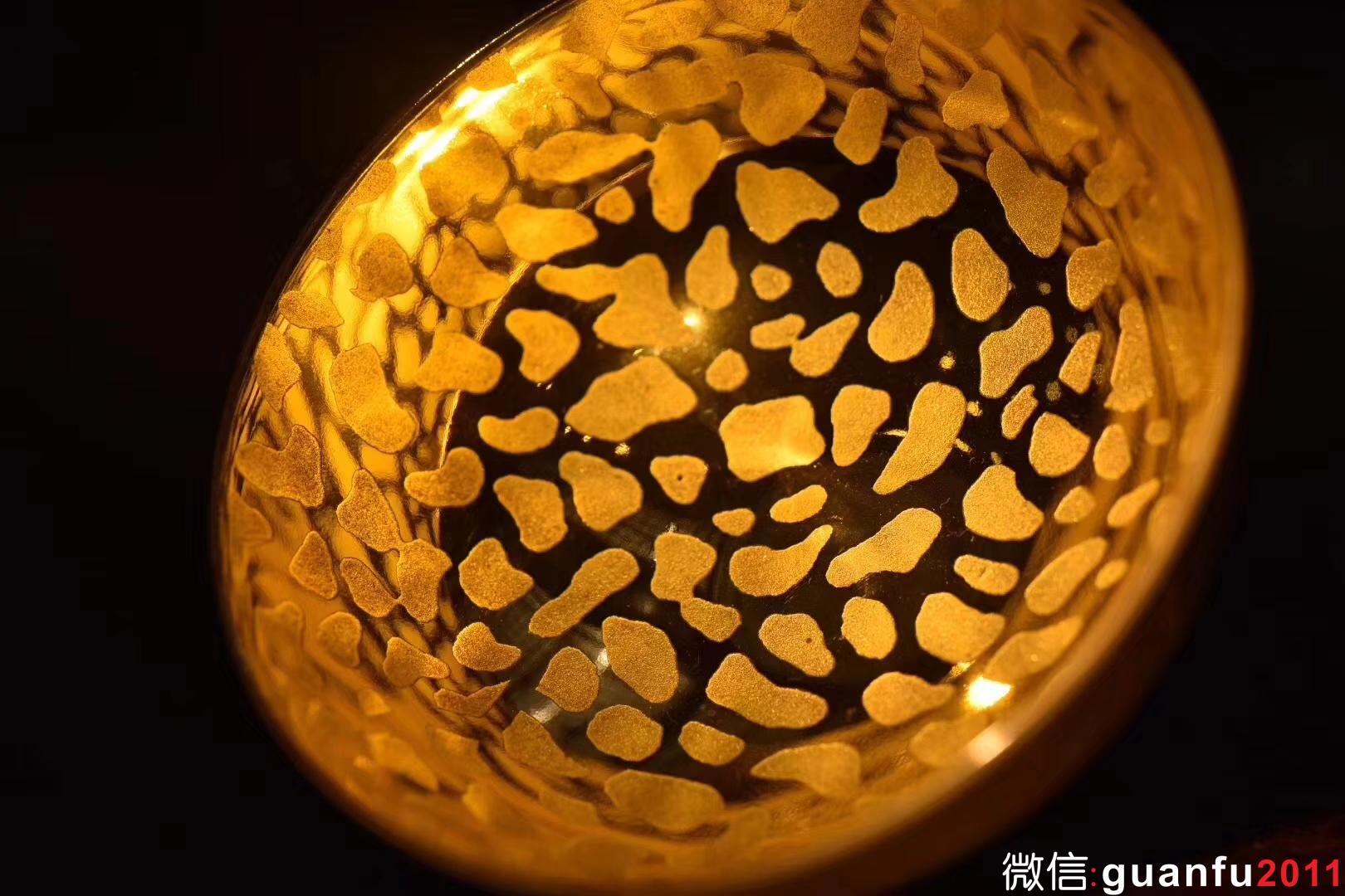 【青瓷刻金釉 】   戊戌年  范澤鋒老師作品   豐字款  口徑：7.5 高4.5左右