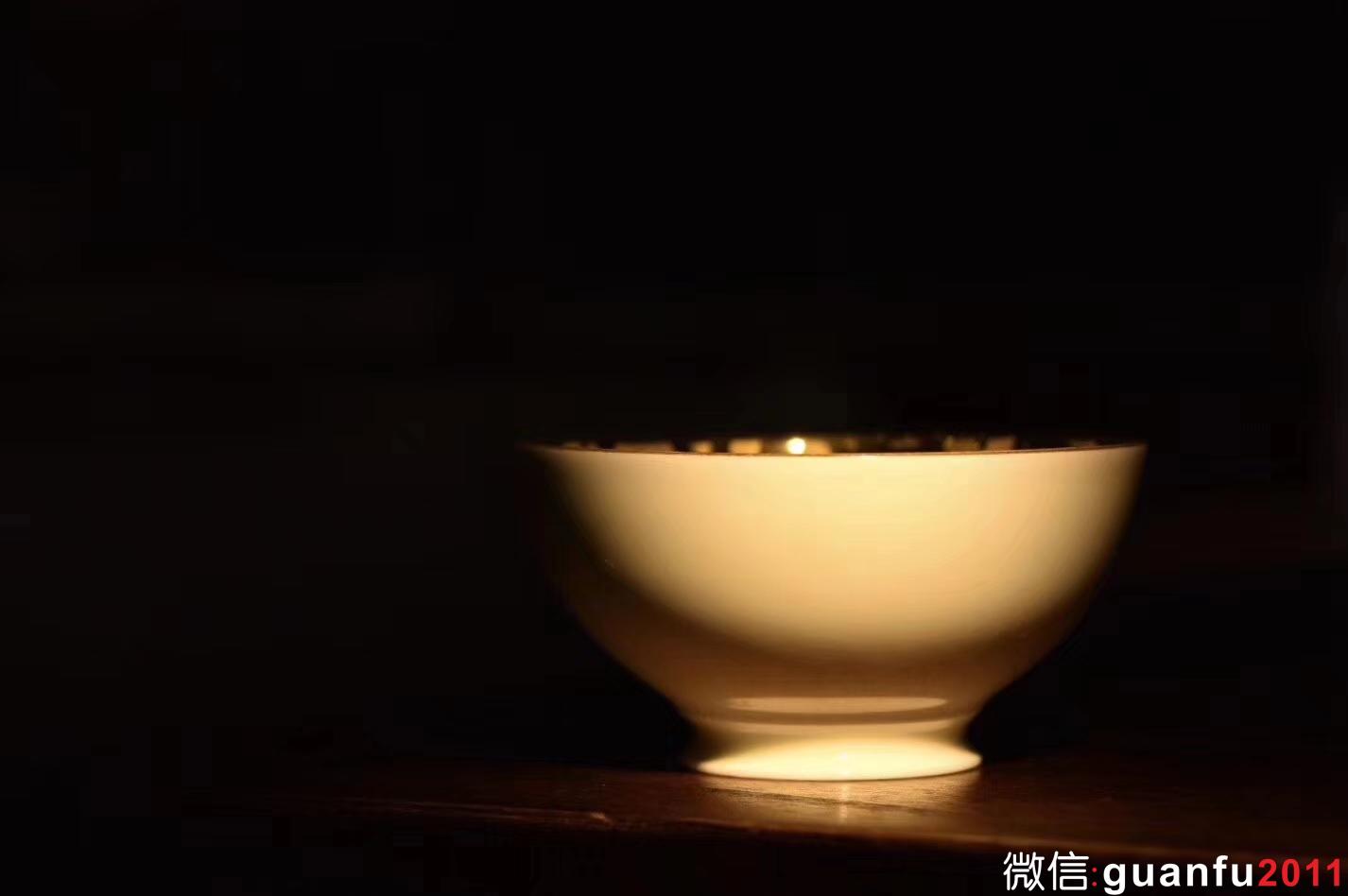 【青瓷刻金釉 】   戊戌年  范澤鋒老師作品   豐字款  口徑：7.5 高4.5左右