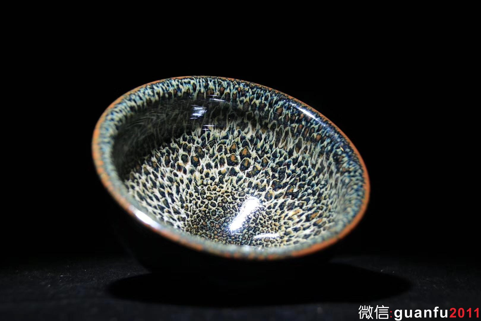 【作者】郭明慶老師 作品 【品名】秘色鷓鴣斑 【規(guī)格】9.5 x 5.2 cm