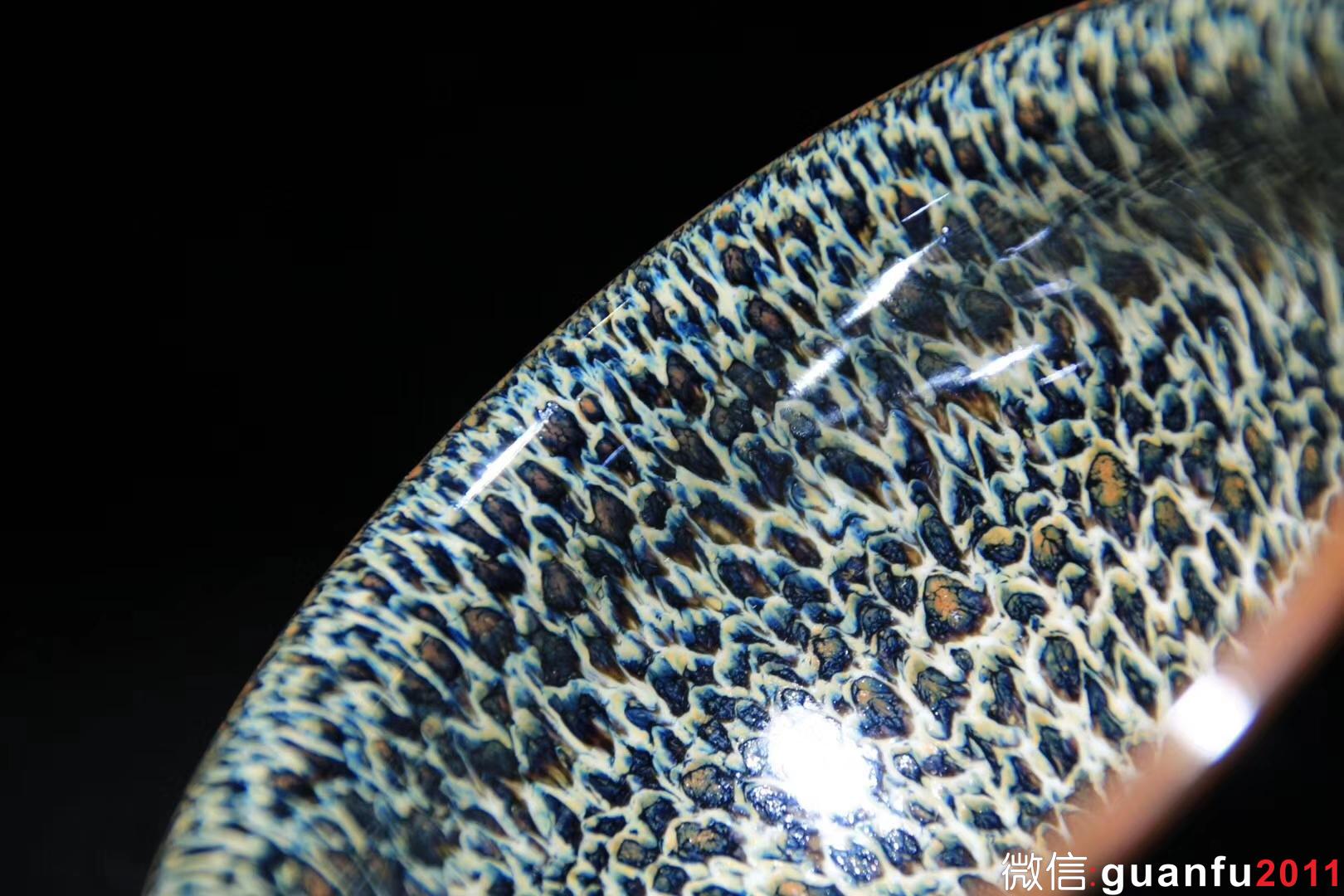 【作者】郭明慶老師 作品 【品名】秘色鷓鴣斑 【規(guī)格】9.5 x 5.2 cm