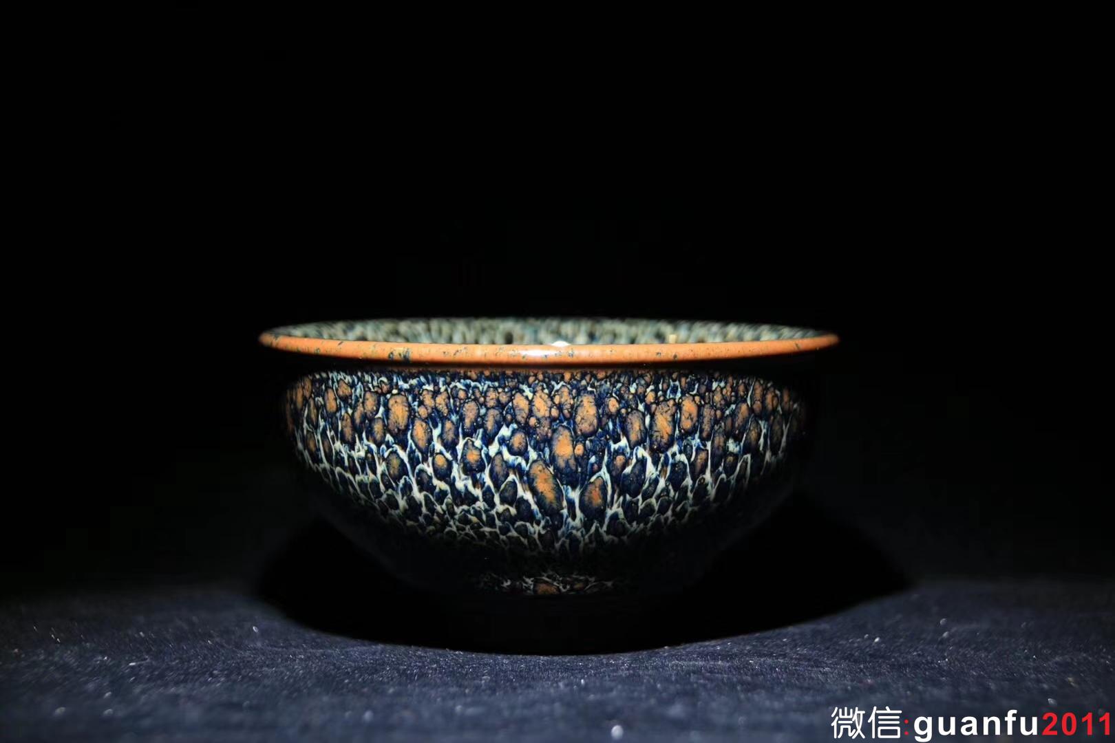 【作者】郭明慶老師 作品 【品名】秘色鷓鴣斑 【規(guī)格】9.5 x 5.2 cm