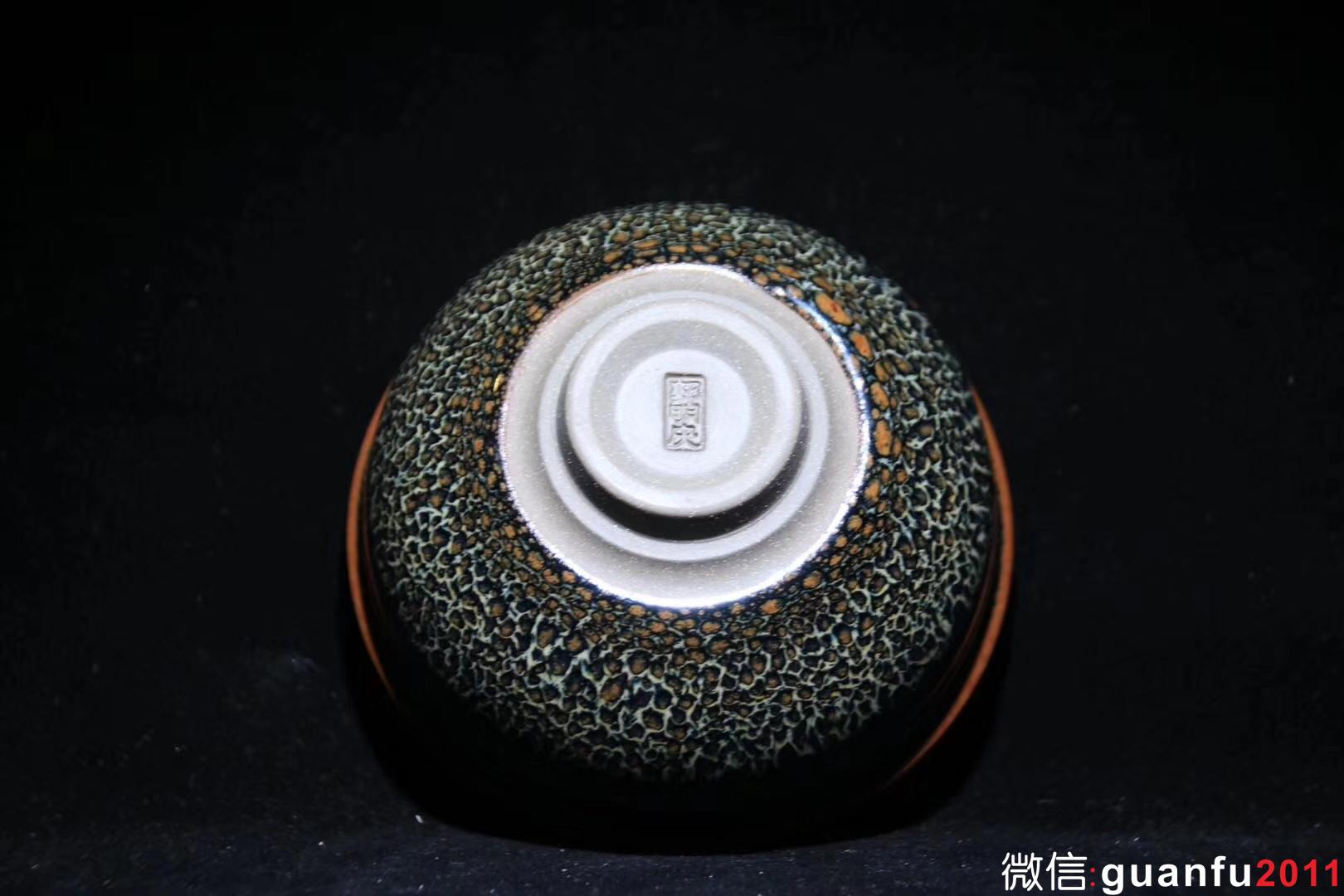 【作者】郭明慶老師 作品 【品名】秘色鷓鴣斑 【規(guī)格】9.5 x 5.2 cm