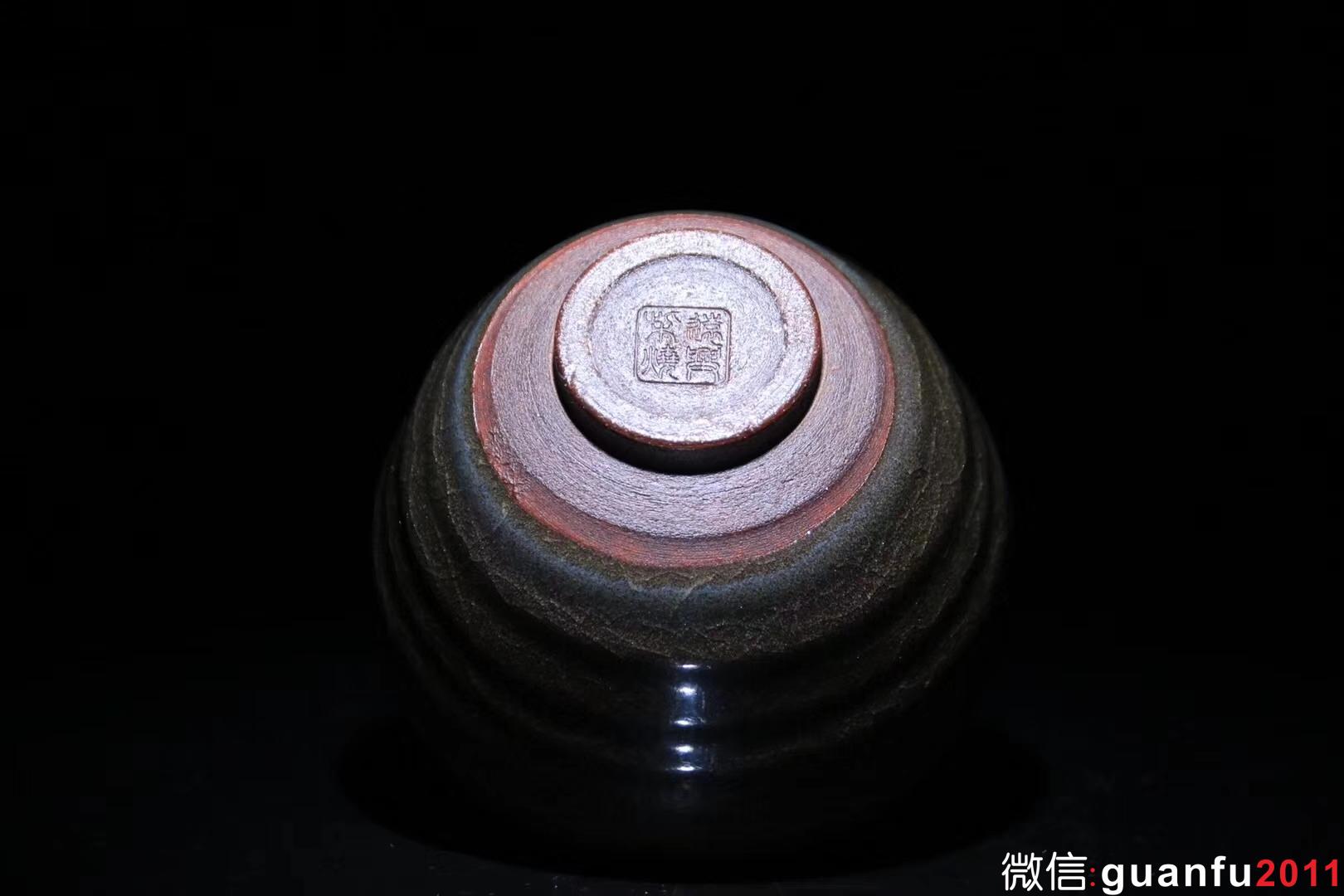 【作者】李遠興老師 作品 【品名】柴燒冰裂紋 【規(guī)格】8.8 x 6.8 cm