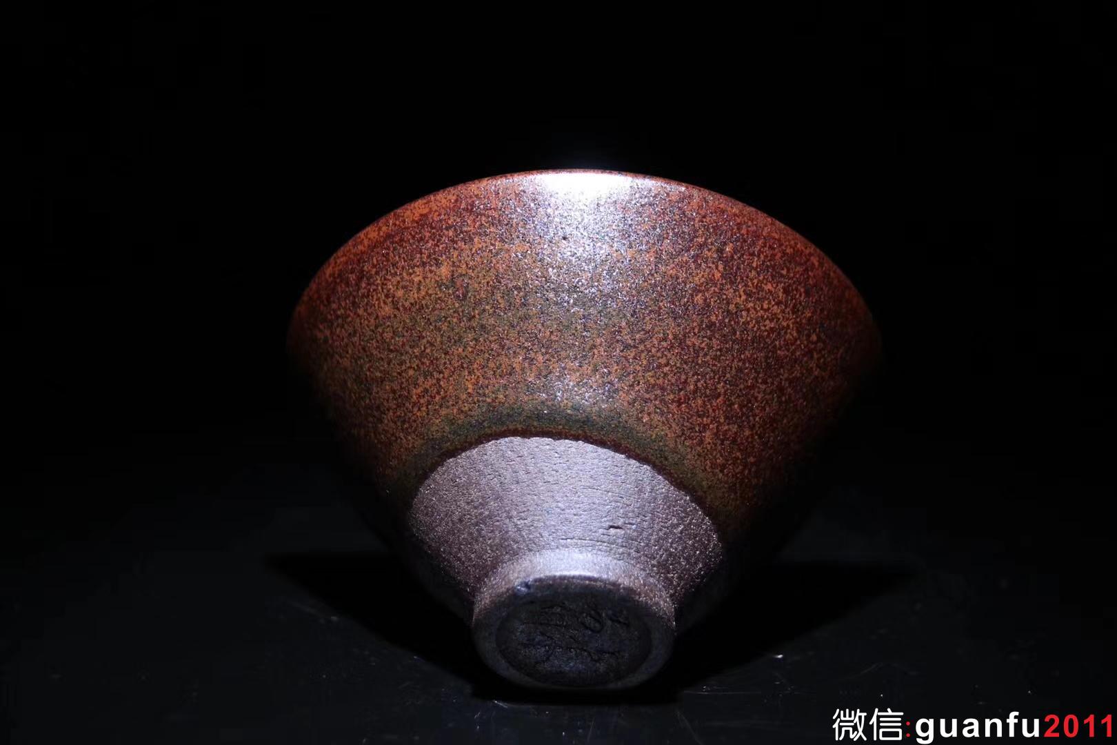 【作者】楊興生老師 作品 【品名】柴燒 【規(guī)格】9.3 x 5 cm
