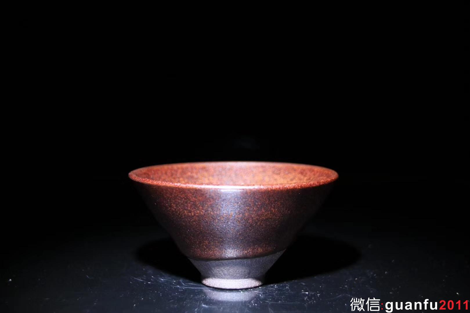 【作者】楊興生老師 作品 【品名】柴燒 【規(guī)格】9.3 x 5 cm