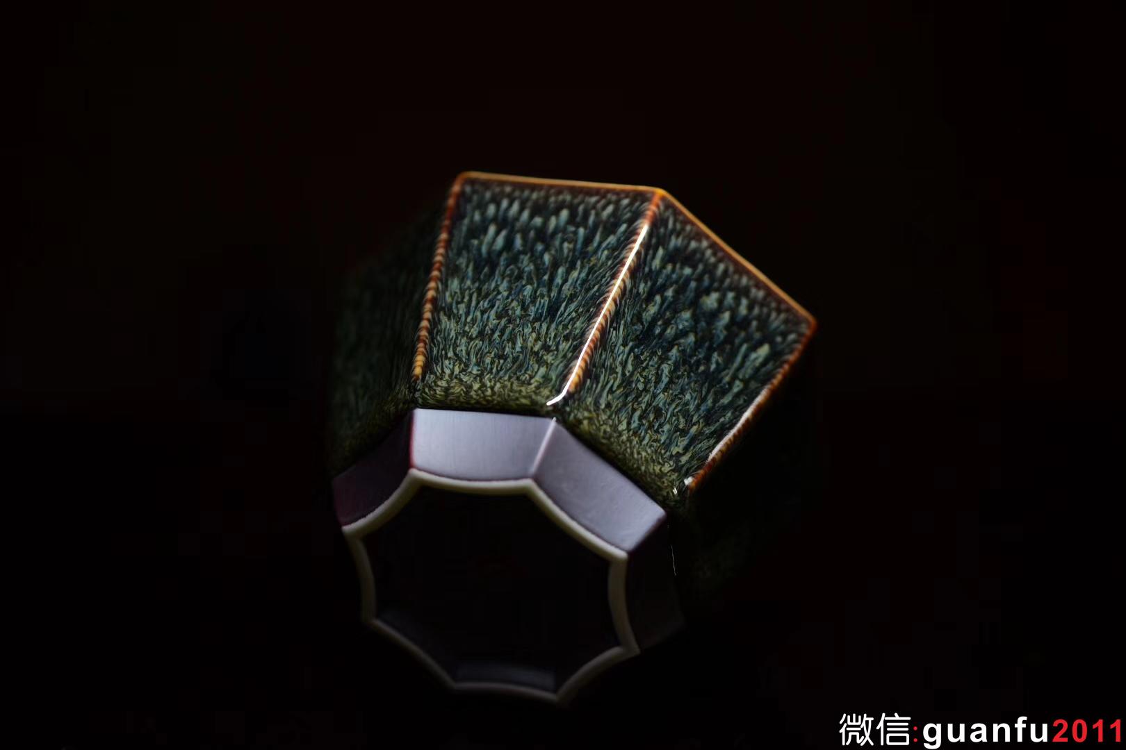 【八面玲瓏】星月盞 四戶八窗明,玲瓏逼上清. 范澤鋒制 口徑:10.8公分高6公分