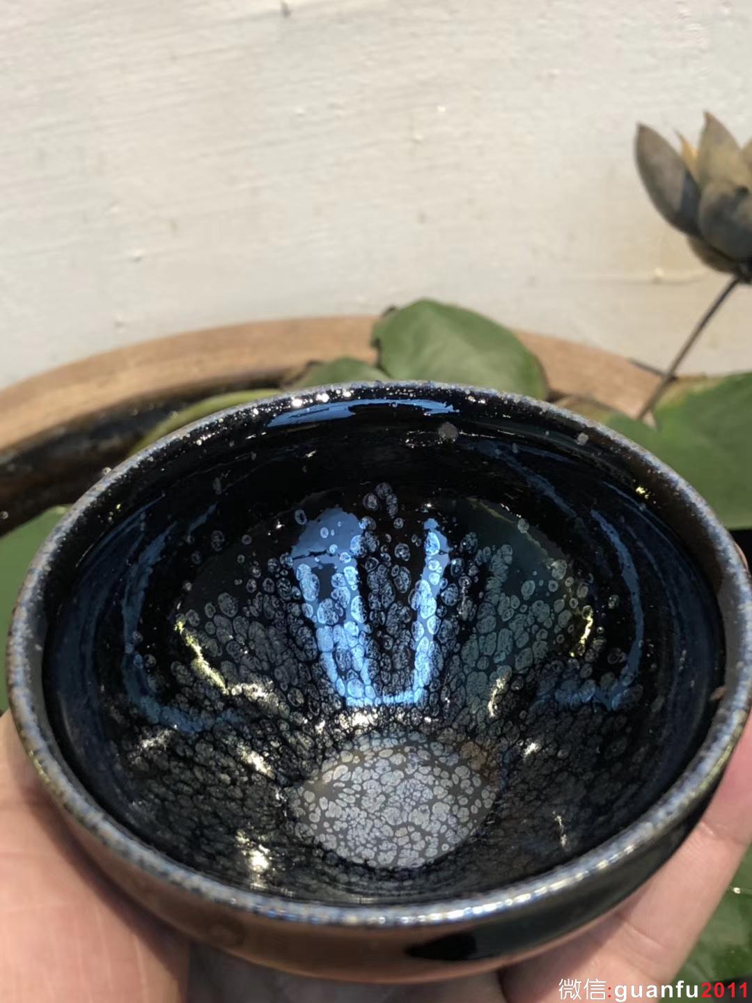 華御 陳春華：深裝束口盞 黑的出眾，黑的曼妙，獨具難能可貴的簡逸。