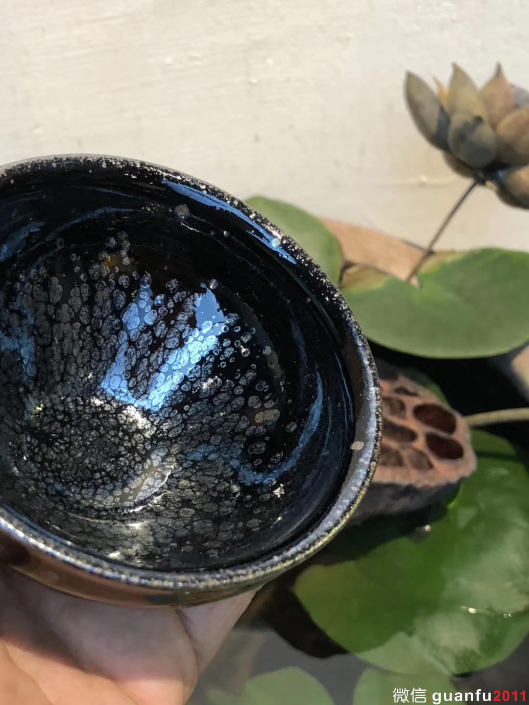 華御 陳春華：深裝束口盞 黑的出眾，黑的曼妙，獨具難能可貴的簡逸。