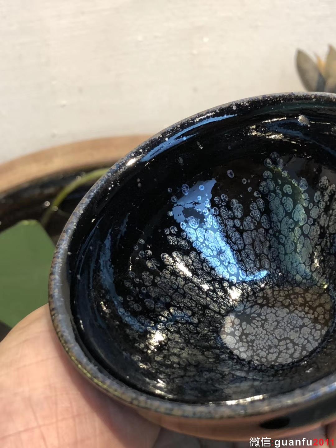 華御 陳春華：深裝束口盞 黑的出眾，黑的曼妙，獨具難能可貴的簡逸。