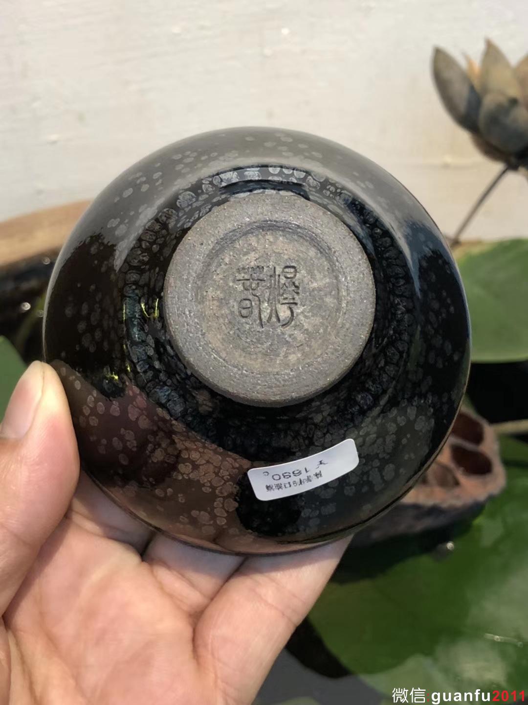 華御 陳春華：深裝束口盞 黑的出眾，黑的曼妙，獨具難能可貴的簡逸。