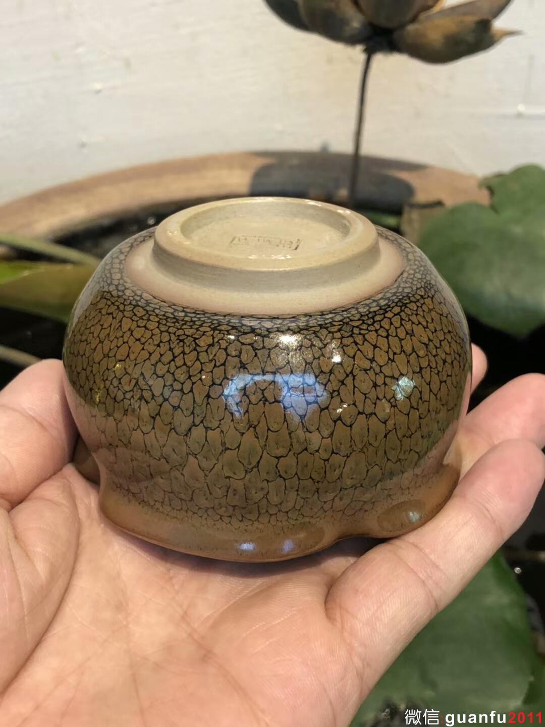 【作者】陳葉琦老師 【品名】萬佛 四方 【規(guī)格】8.5 x 5.3 cm