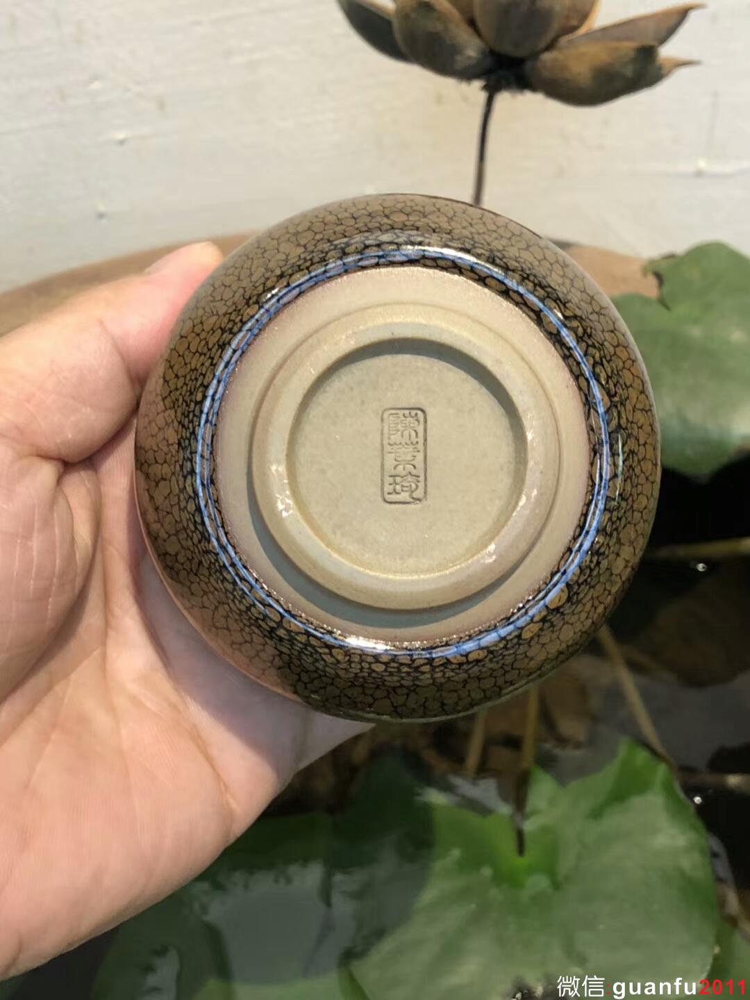 【作者】陳葉琦老師 【品名】萬佛 四方 【規(guī)格】8.5 x 5.3 cm