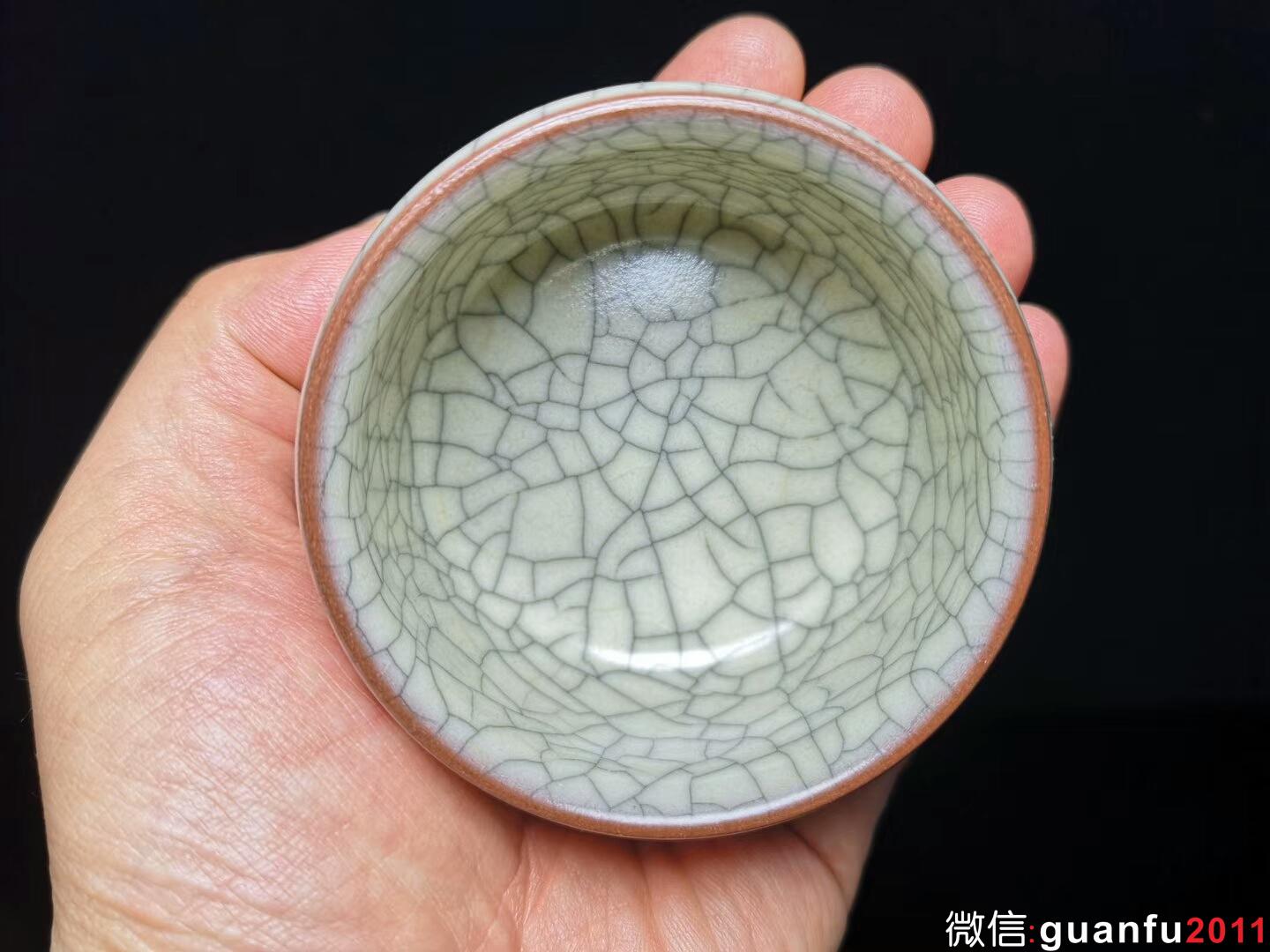 葉維德，哥窯「三足杯」，全手制。