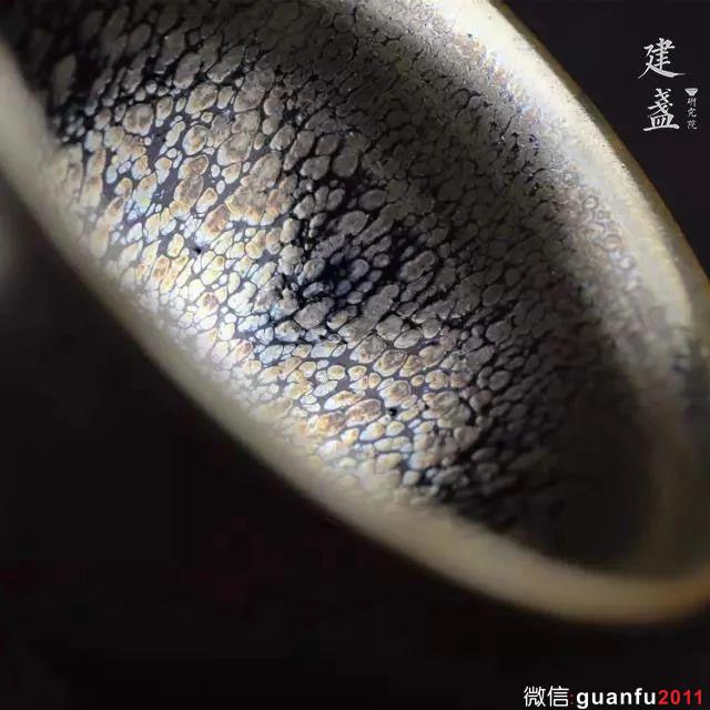 如何從釉面斑紋和藝術效果看建盞？