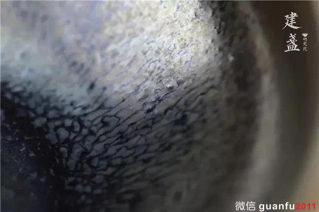 如何從釉面斑紋和藝術效果看建盞？