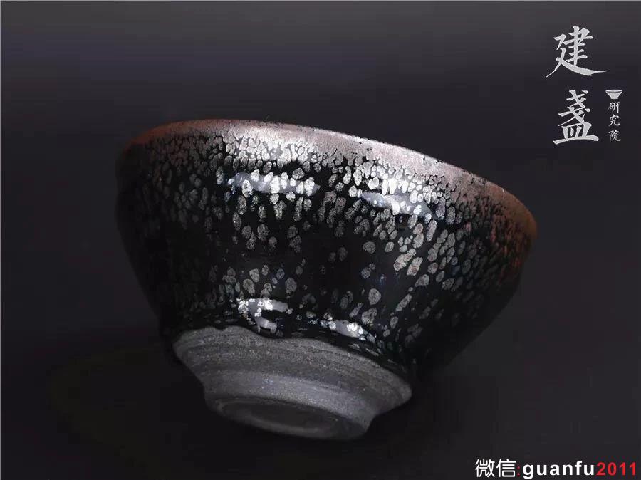 如何從釉面斑紋和藝術效果看建盞？