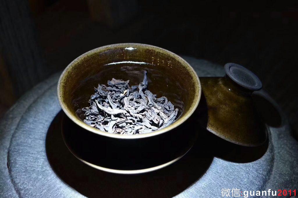 茶末蓋碗       —————李光熙