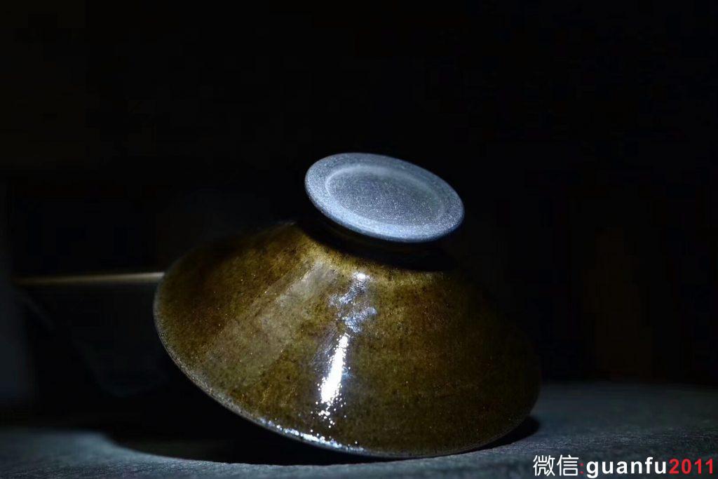 茶末蓋碗       —————李光熙