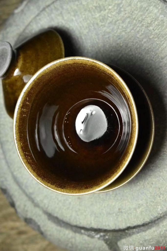 茶末蓋碗       —————李光熙
