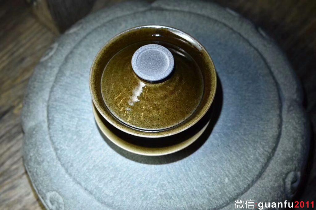 茶末蓋碗       —————李光熙