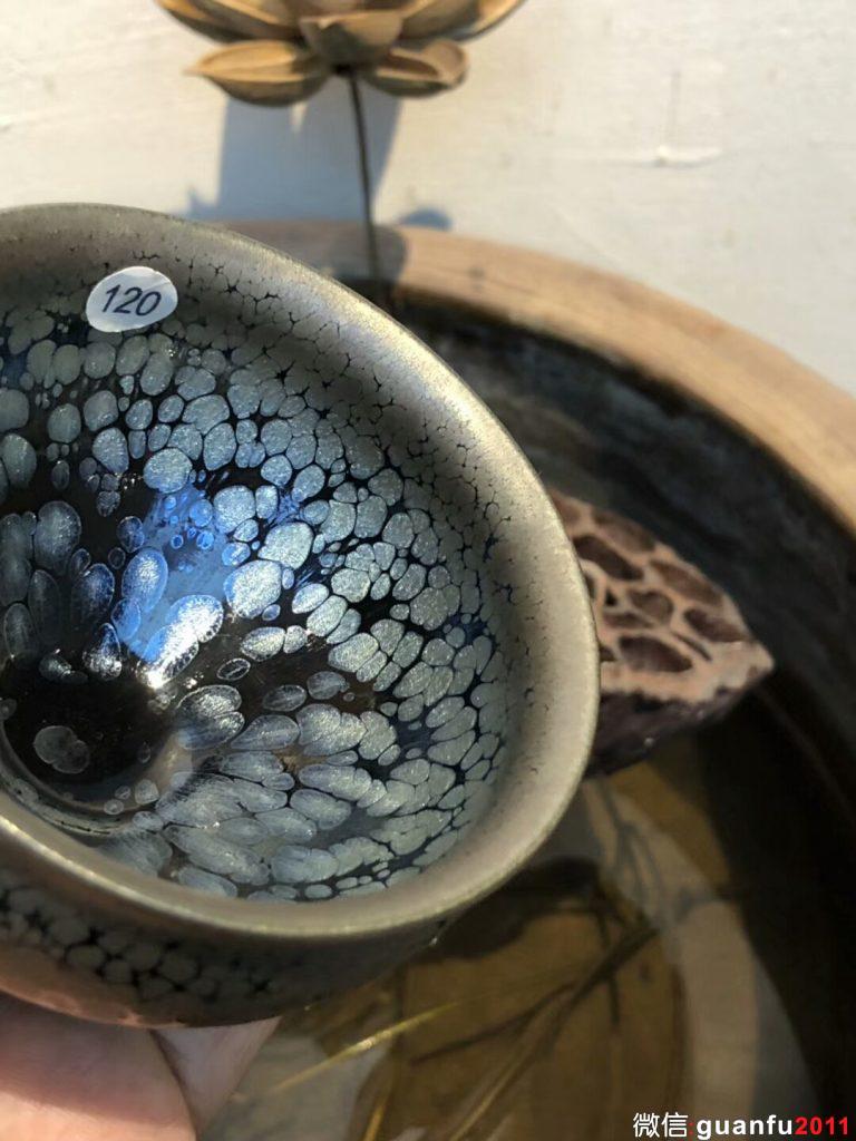 金油滴開創(chuàng)者 黃美金老師作品 空谷幽蘭十八周年紀念款規(guī)格：8*6.7公分