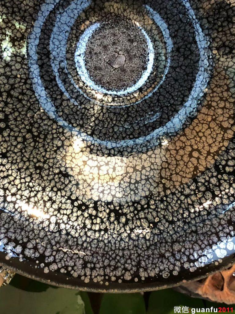 付出才有收獲．一直堅(jiān)持傳統(tǒng)． （華御）傳承人：陳春華老師 （黑釉油滴）建盞 大盞 19口 斗笠