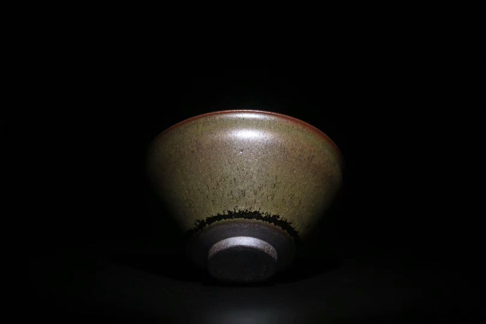 李盞工坊 【作者】李遠(yuǎn)興老師 作品 【品名】柴燒 兔毫 【規(guī)格】9.3 x 5.3 cm