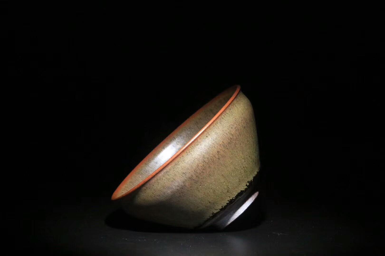 李盞工坊 【作者】李遠(yuǎn)興老師 作品 【品名】柴燒 兔毫 【規(guī)格】9.3 x 5.3 cm