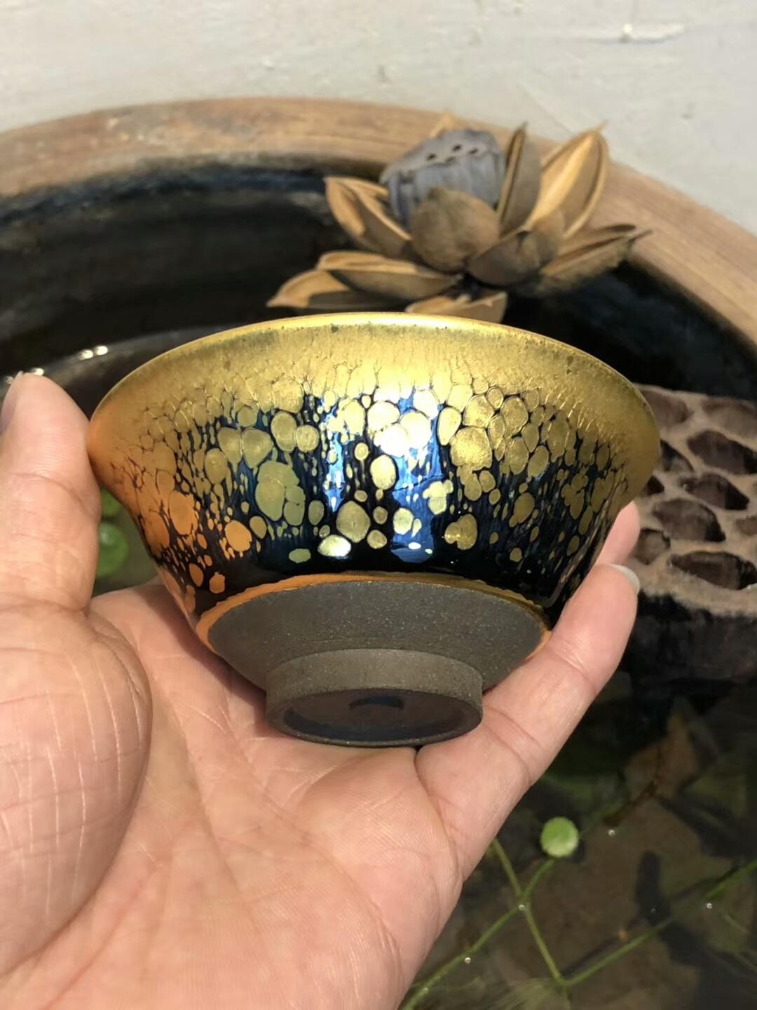 范澤鋒研究員級(jí)高級(jí)工藝美術(shù)大師  極品金油滴/鐵胎 撇口 口徑:9.5公分高5公分 收藏重器