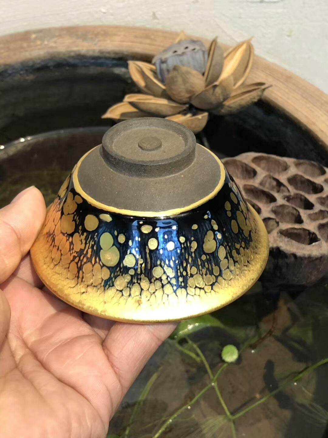 范澤鋒研究員級(jí)高級(jí)工藝美術(shù)大師  極品金油滴/鐵胎 撇口 口徑:9.5公分高5公分 收藏重器