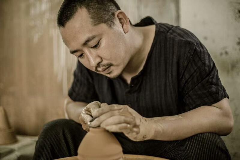 李昌海老師 作品 藍(lán)媚:8cm*6cm朝虹:6.2cm*5.5cm