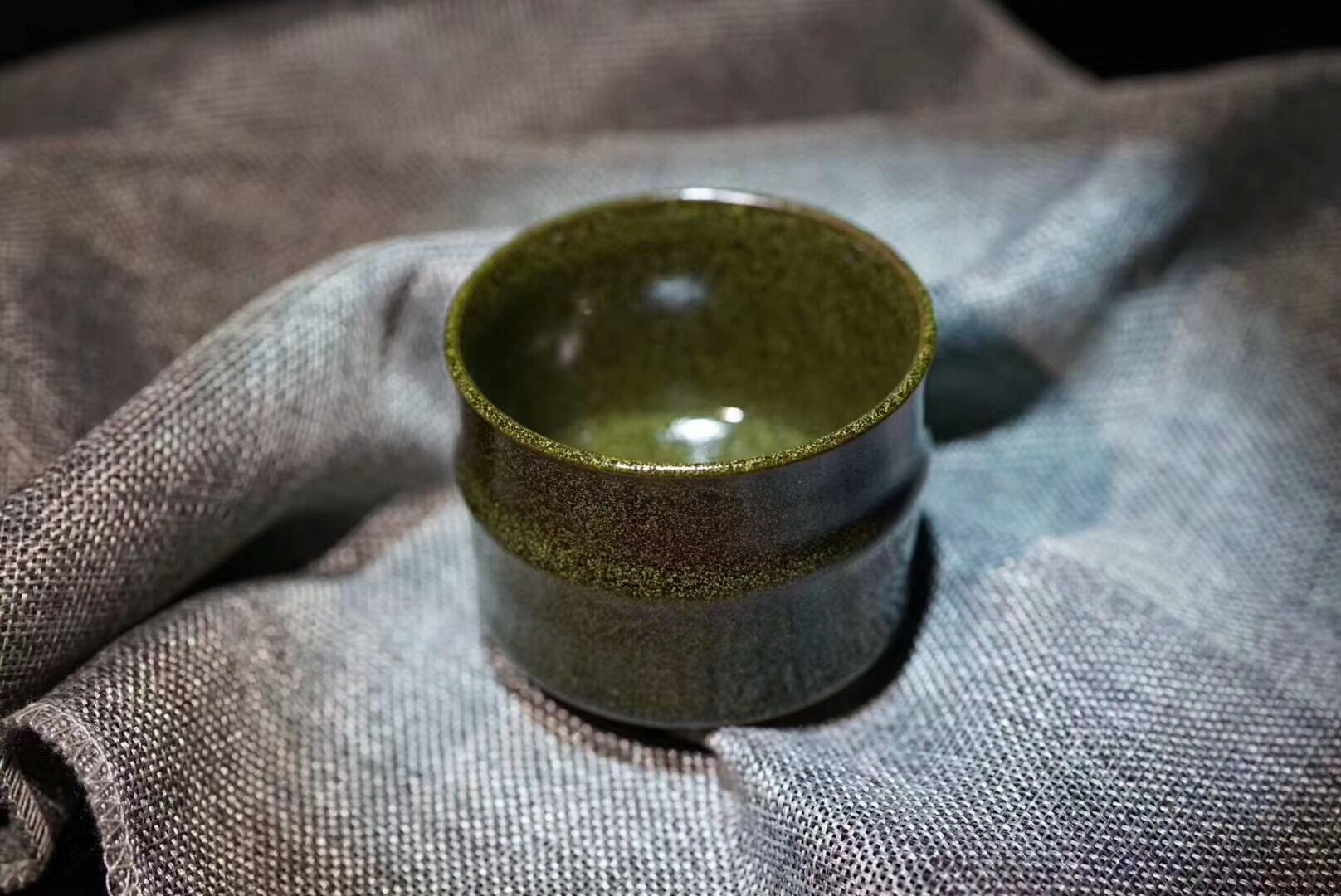 傳統(tǒng)鐵胎 茶末釉  惜春.張國偉作品  青翠不驚寒 竹節(jié)杯 7.6×6.0cm