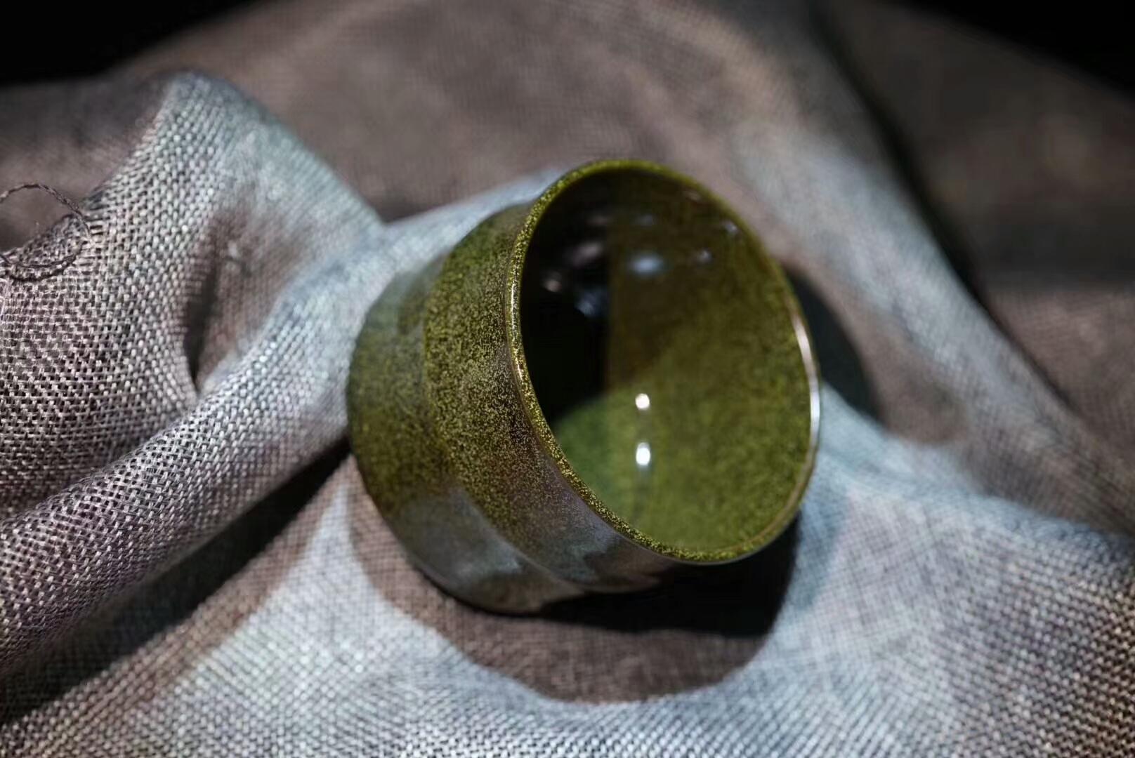 傳統(tǒng)鐵胎 茶末釉  惜春.張國偉作品  青翠不驚寒 竹節(jié)杯 7.6×6.0cm