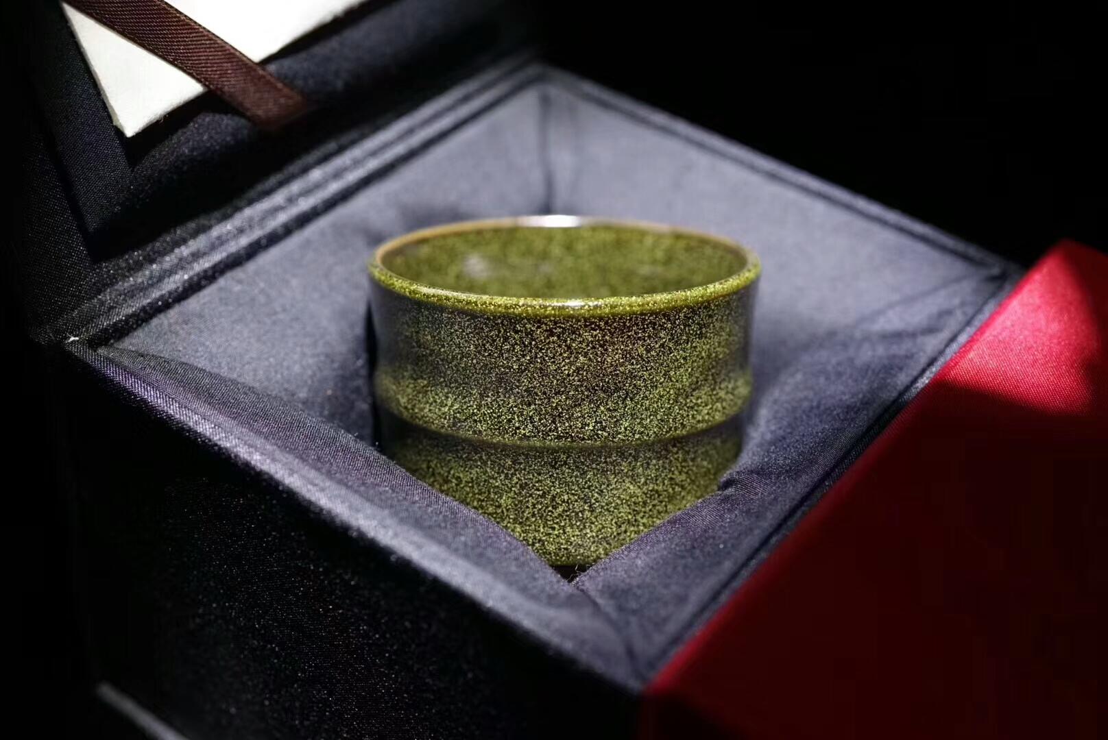 傳統(tǒng)鐵胎 茶末釉  惜春.張國偉作品  青翠不驚寒 竹節(jié)杯 7.6×6.0cm