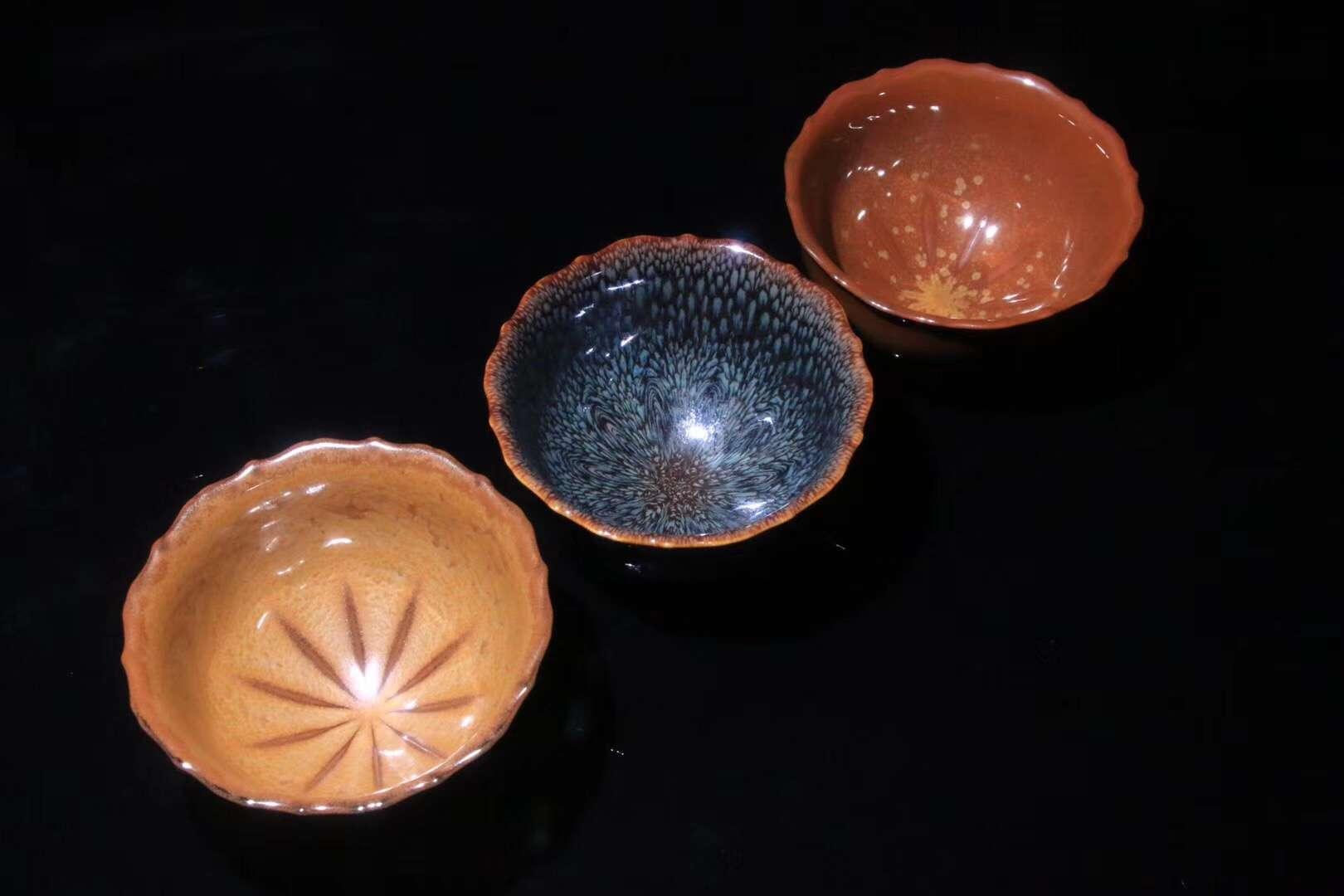 大國(guó)工匠  作者：范澤鋒老師 作品：蓮花 【呤賞煙霞】 口徑：10.5cm*6.5cm