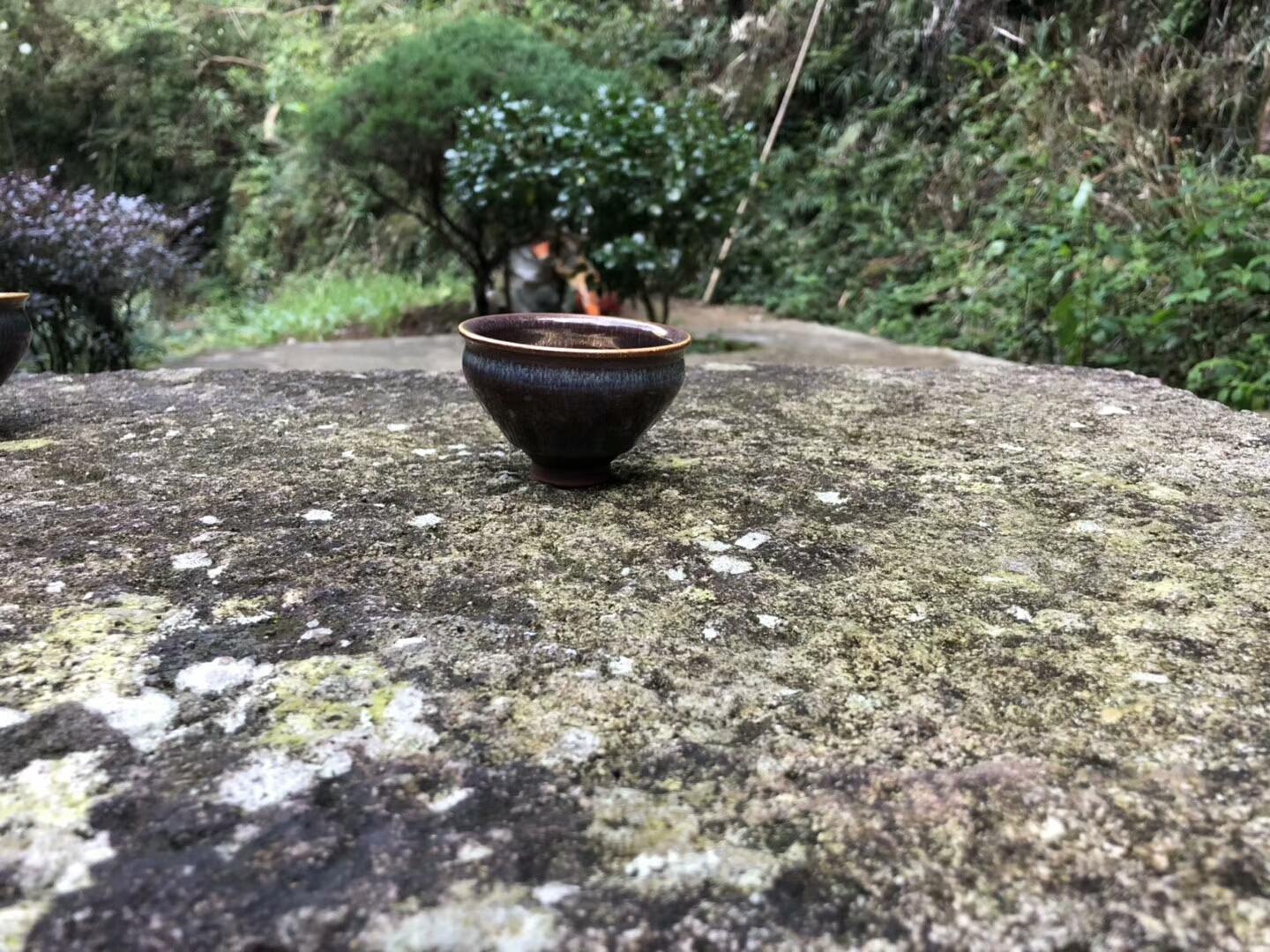 黃金入釉，絲絲如縷，金絲閃閃 大國(guó)工匠精神 作者：范澤鋒作品：金絲玉毫 小束口口徑：7.8cm*5.2cm