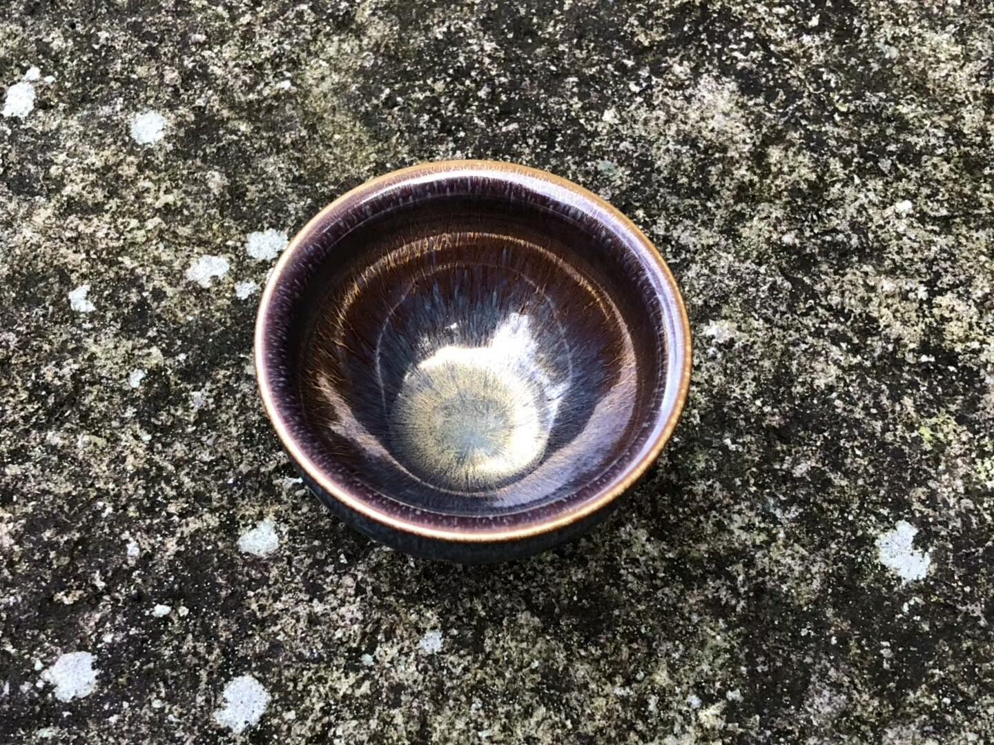 黃金入釉，絲絲如縷，金絲閃閃 大國(guó)工匠精神 作者：范澤鋒作品：金絲玉毫 小束口口徑：7.8cm*5.2cm