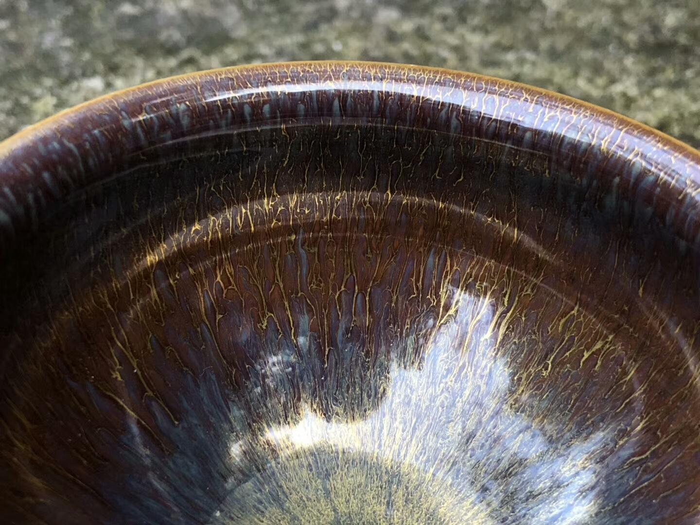 黃金入釉，絲絲如縷，金絲閃閃 大國(guó)工匠精神 作者：范澤鋒作品：金絲玉毫 小束口口徑：7.8cm*5.2cm