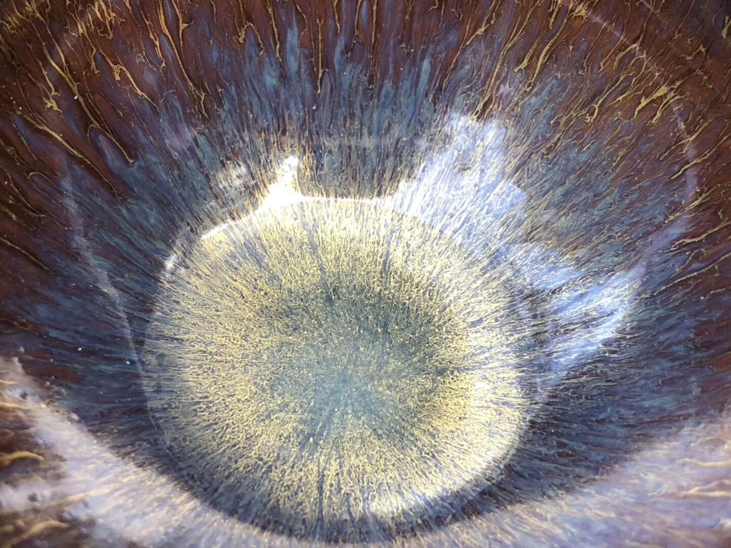 黃金入釉，絲絲如縷，金絲閃閃 大國(guó)工匠精神 作者：范澤鋒作品：金絲玉毫 小束口口徑：7.8cm*5.2cm