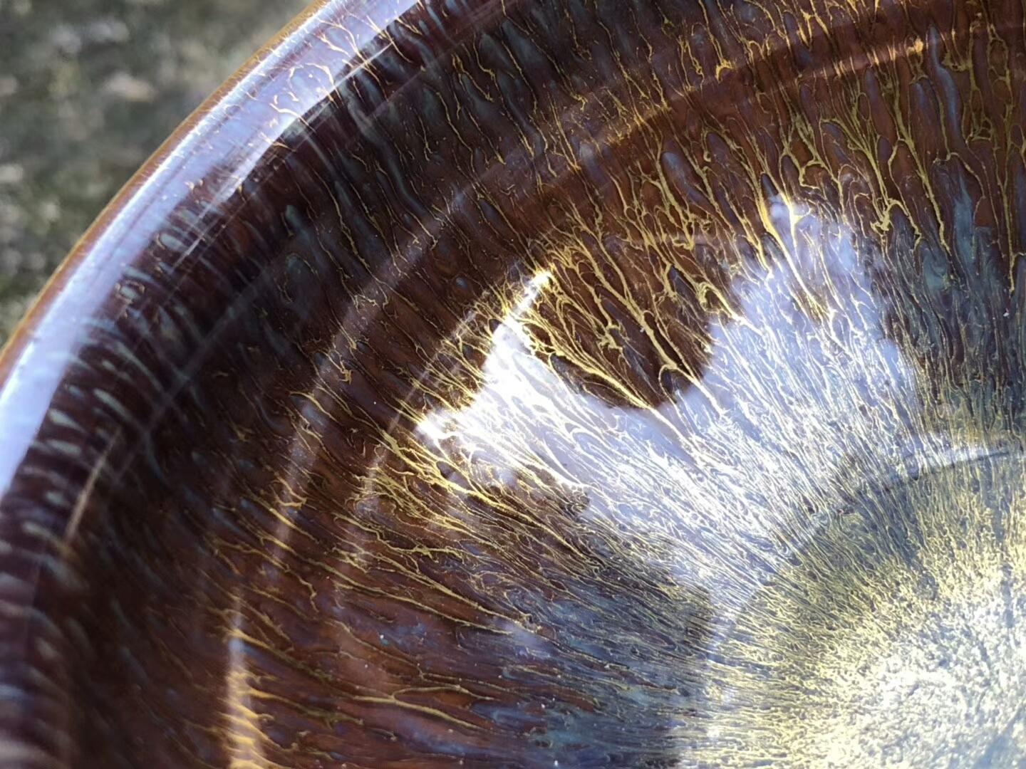 黃金入釉，絲絲如縷，金絲閃閃 大國(guó)工匠精神 作者：范澤鋒作品：金絲玉毫 小束口口徑：7.8cm*5.2cm