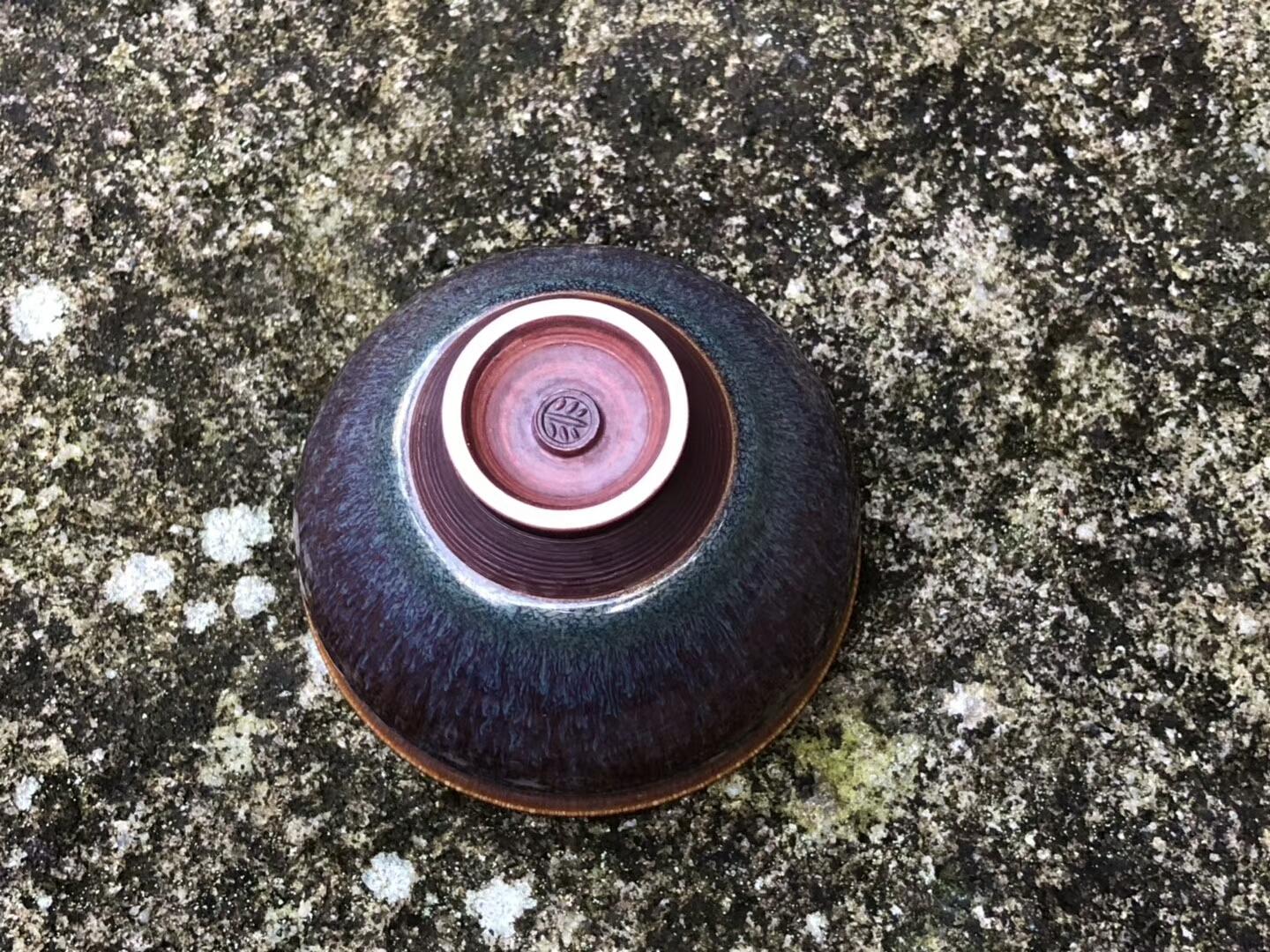 黃金入釉，絲絲如縷，金絲閃閃 大國(guó)工匠精神 作者：范澤鋒作品：金絲玉毫 小束口口徑：7.8cm*5.2cm