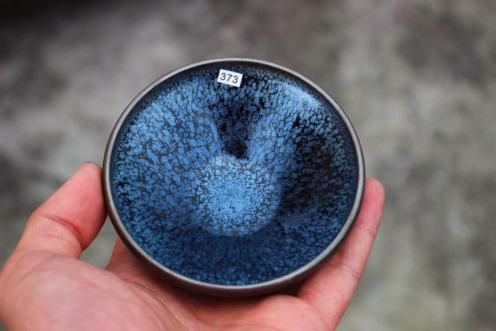 滿天繁星，盞轉(zhuǎn)星移。