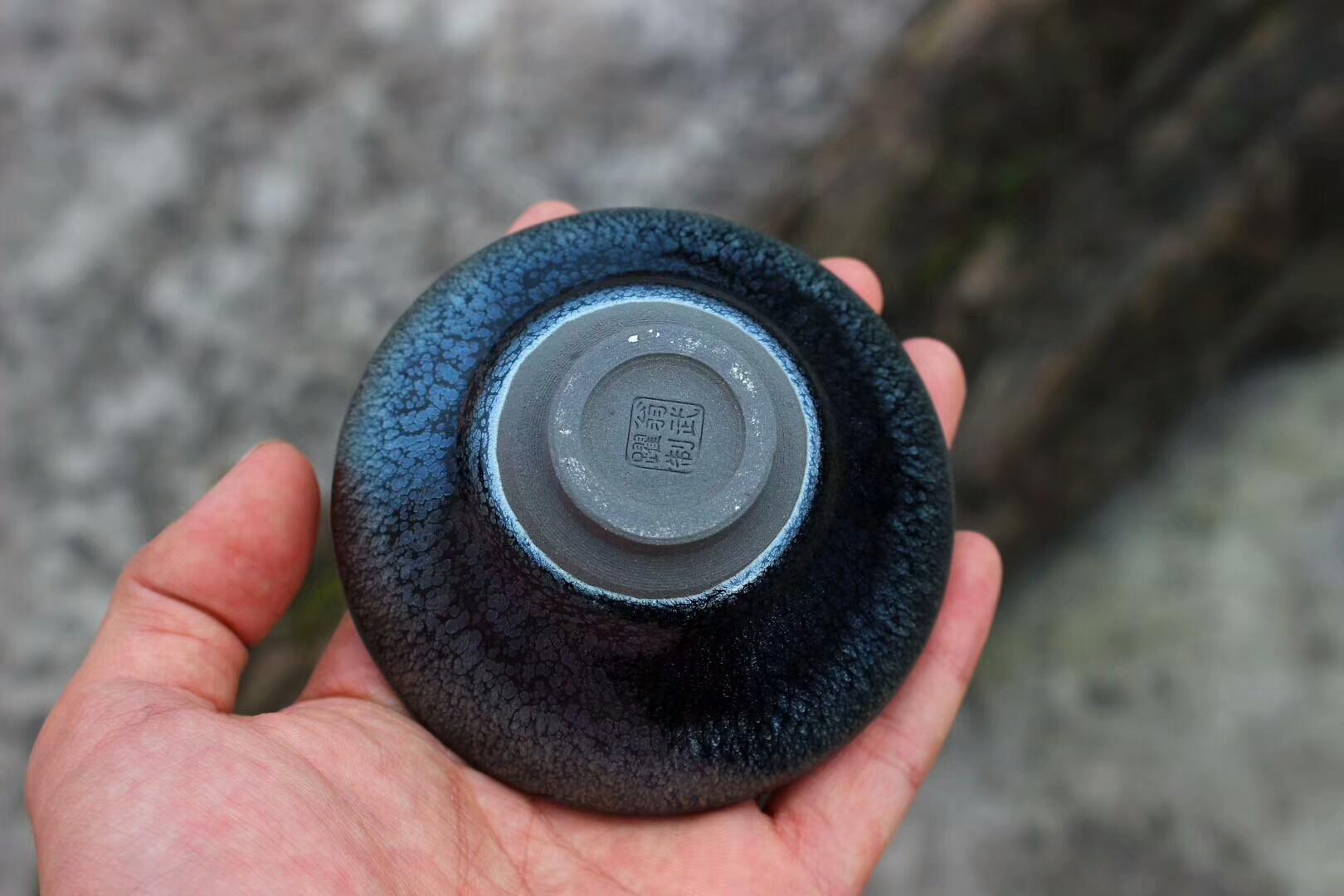 滿天繁星，盞轉(zhuǎn)星移。