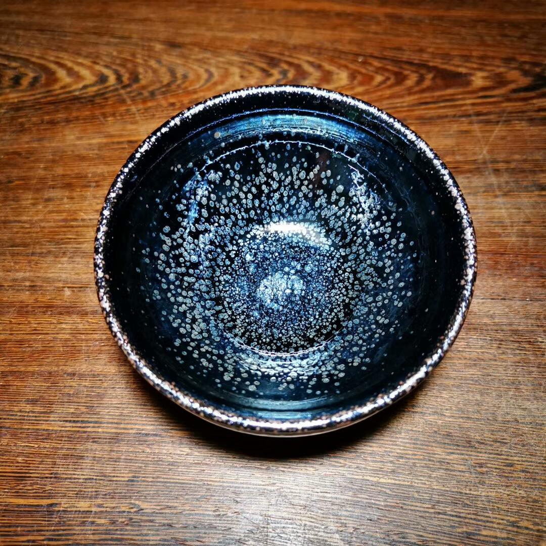 黑底銀斑泰斗～卓立旗師傅作品，水母滴口徑9.8。