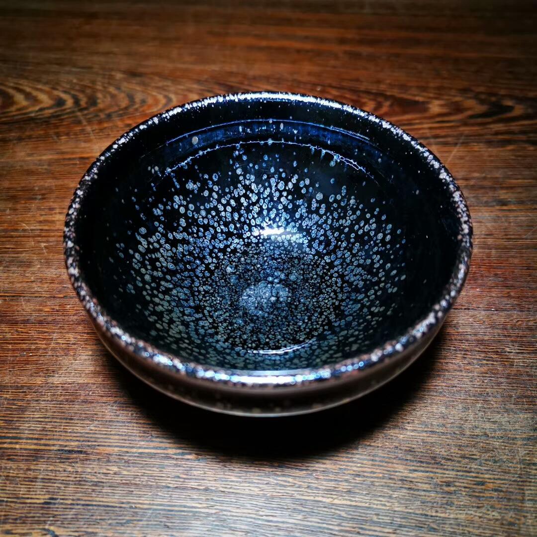 黑底銀斑泰斗～卓立旗師傅作品，水母滴口徑9.8。