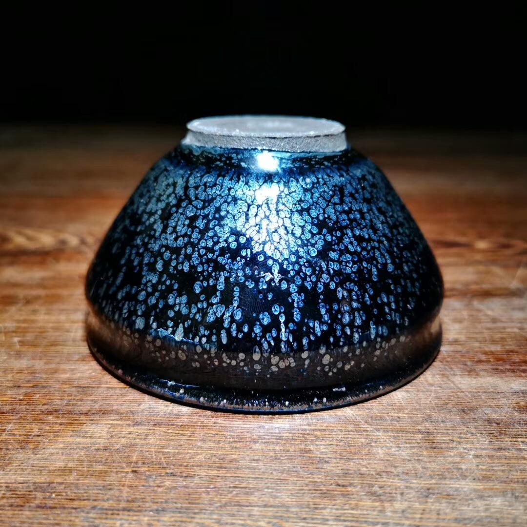 黑底銀斑泰斗～卓立旗師傅作品，水母滴口徑9.8。