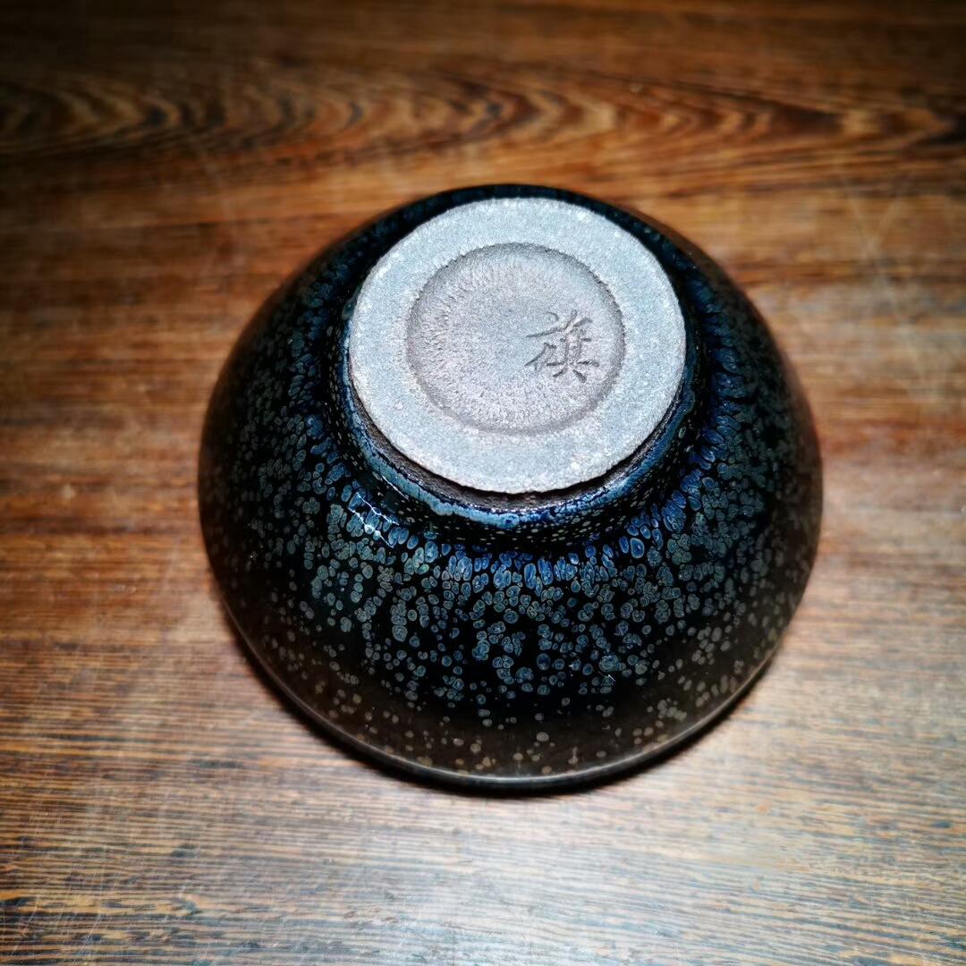 黑底銀斑泰斗～卓立旗師傅作品，水母滴口徑9.8。