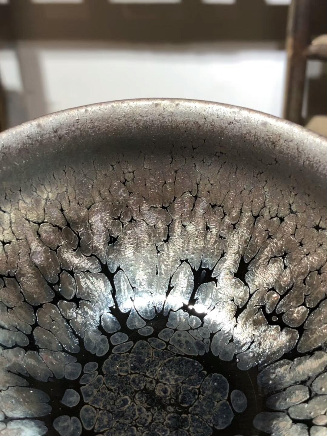 小李達(dá)  李昌海老師  鷓鴣斑帶著時(shí)尚元素 外黑釉油滴 盞中之貴族，香爐器型 囗徑：9.3高：5.5